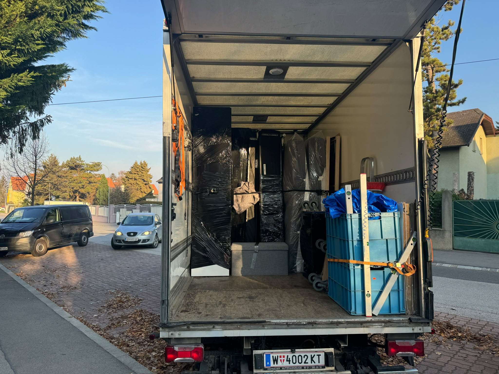 Fertig beladener Umzugs-LKW in Wien